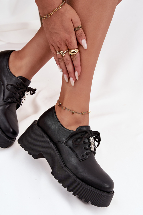 Półbuty Damskie Z Przypinką Eko Skórzane Czarne Laurea