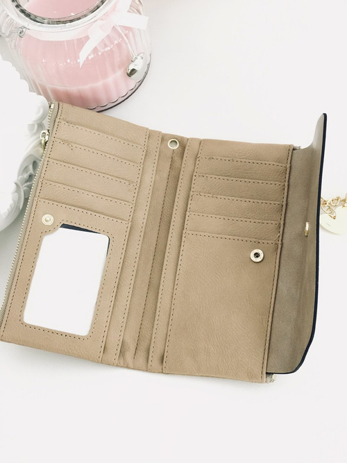 Duży Damski Beżowy Portfel z Brelokiem Serduszko