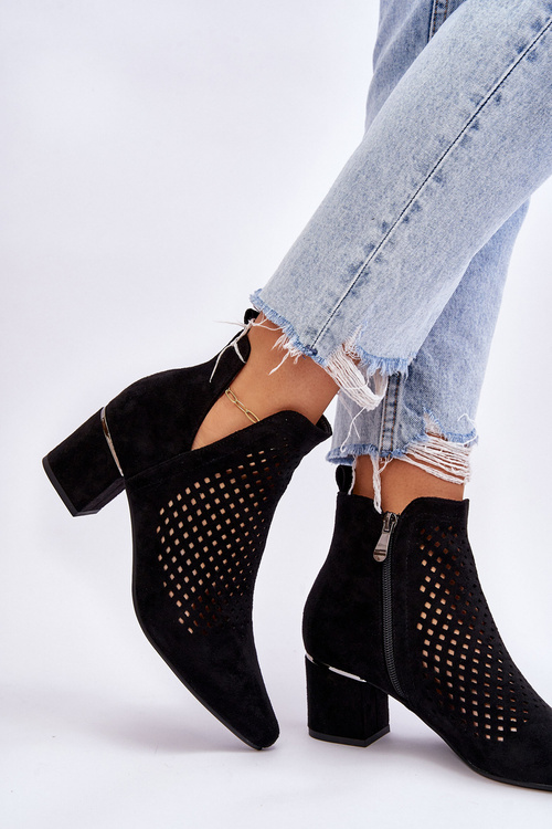 Zamszowe Botki Ażurowe Z Wycięciem Na Obcasie Czarne Blakely