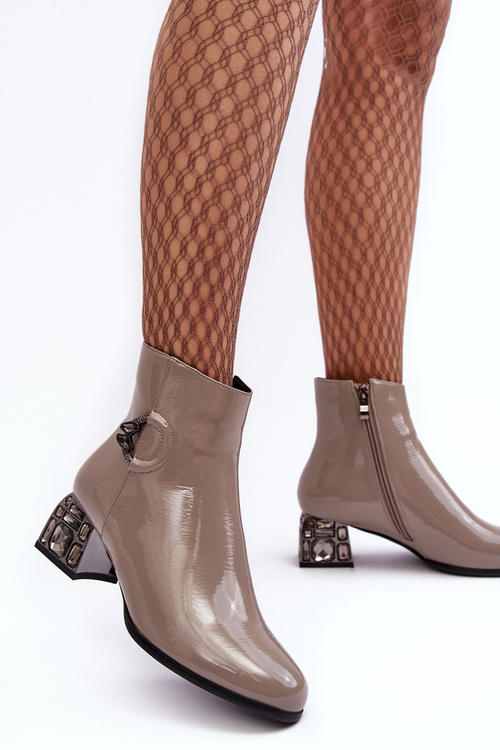 Lakierowane Damskie Botki Na Zdobionym Obcasie D&A MR870-93 Szare