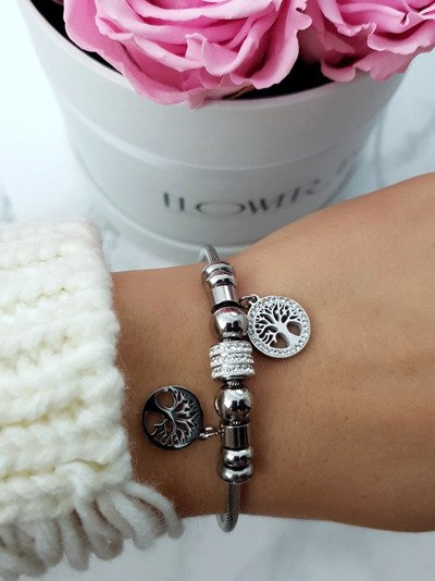 Damska Bransoleta Na Stalowej Lince Ze Srebrnymi Zawieszkami Charms