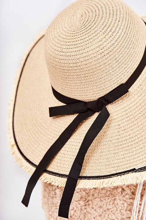 Damski Kapelusz Z Czarnym Paskiem Jasnobeżowy Mady