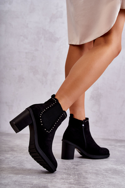 Zamszowe Botki Z Ćwiekami Na Słupku Czarne Cambia