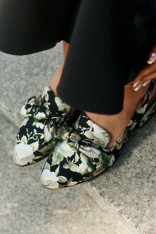 Skórzane Czółenka W Kwiaty Z Kokardą N6539-44 Czarne