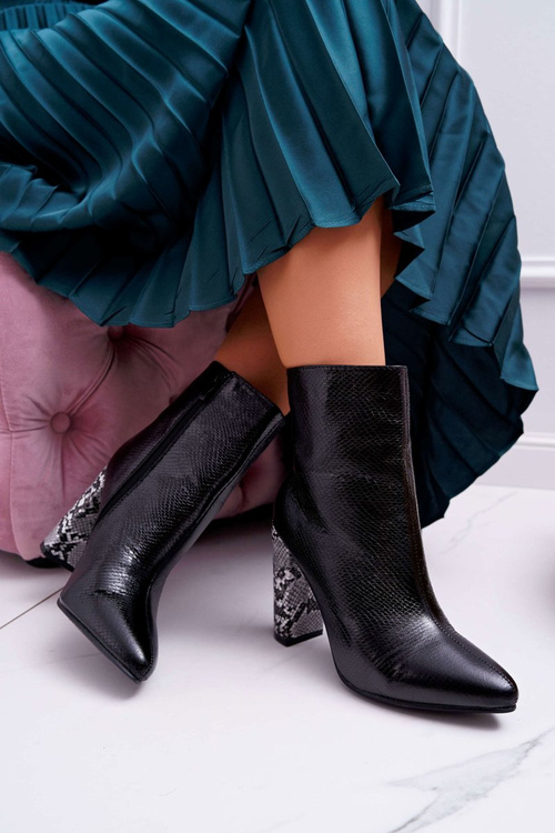 Botki Damskie Na Słupku Wężowy Motyw Czarne Vernel