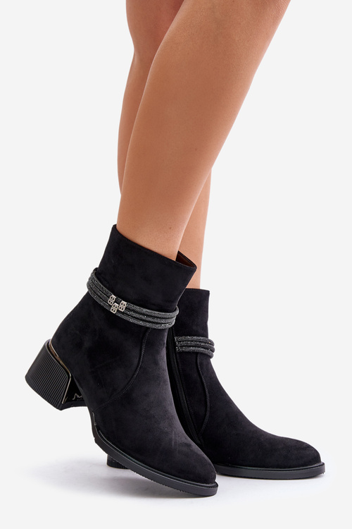 Ocieplane Botki Damskie Na Niskim Obcasie Z Ozdobnymi Paskami D&A MR880-027 Czarne