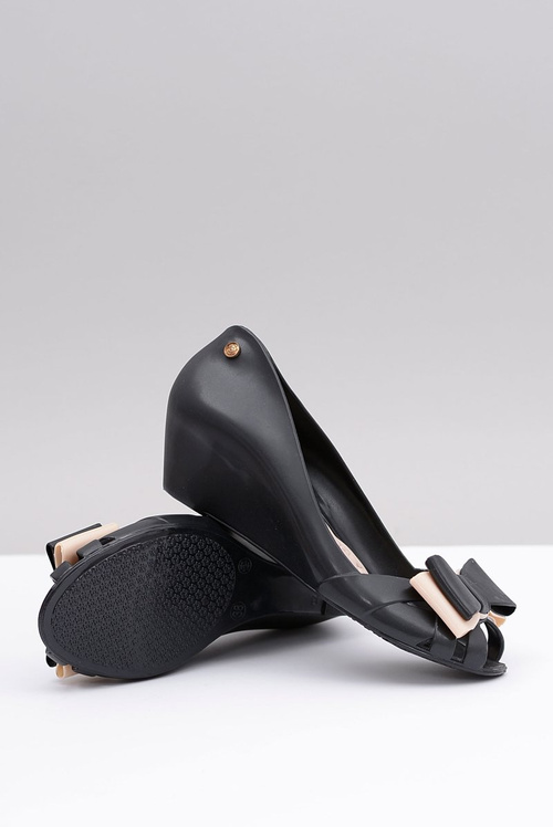 Lu Boo Czarne Gumowe Baleriny Na Koturnie Kokarda Lea