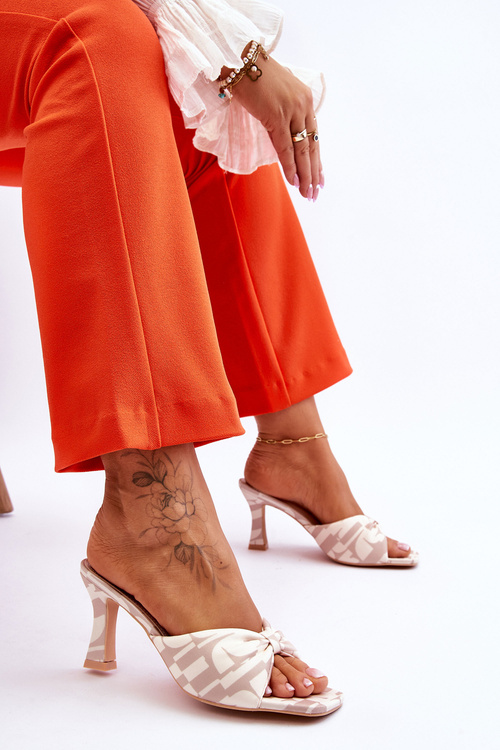 Modne Klapki Na Obcasie W Print Beżowe Floria