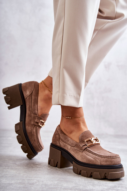 Zamszowe Półbuty Na Obcasie Ze Złotą Ozdobą Brązowe Lemar Lurdes