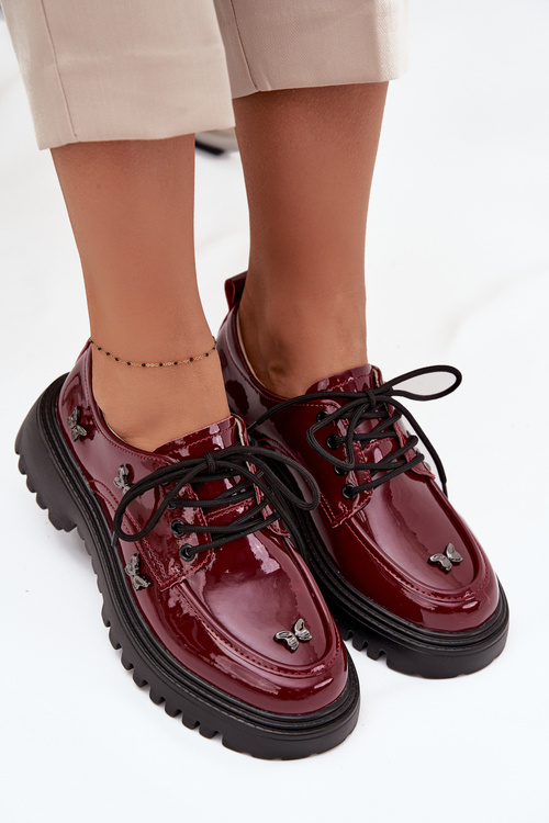 Lakierowane Skórzane Półbuty Damskie Z Przypinkami Artiker 57C0336 Bordowe