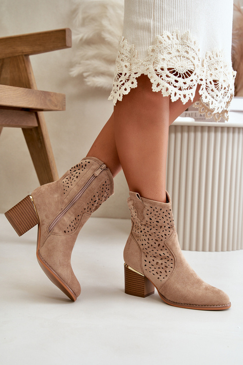 Ażurowe Botki Na Słupku Z Eko Zamszu Zapinane Na Zamek Ciemnobeżowe Sevana