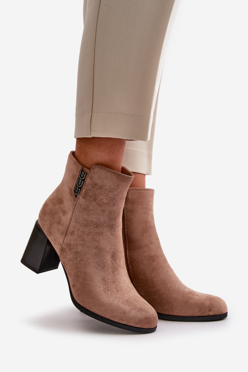 Ocieplane Eko Zamszowe Botki Damskie Na Słupku Zapinane Na Zamek Brązowe Erillia