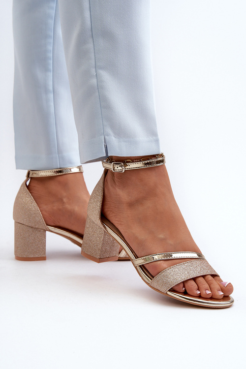 Brokatowe Sandały Damskie Na Niskim Słupku Złote Ploemis