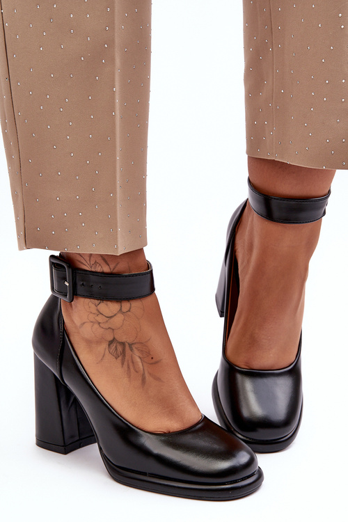 Czółenka Na Słupku Z Klamrą Czarne Idovana