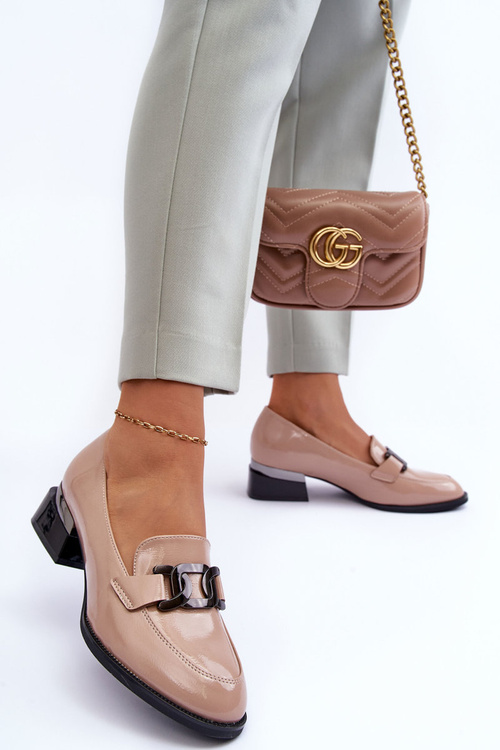 Lakierowane Półbuty Mokasyny Na Obcasie Beżowe Sakina