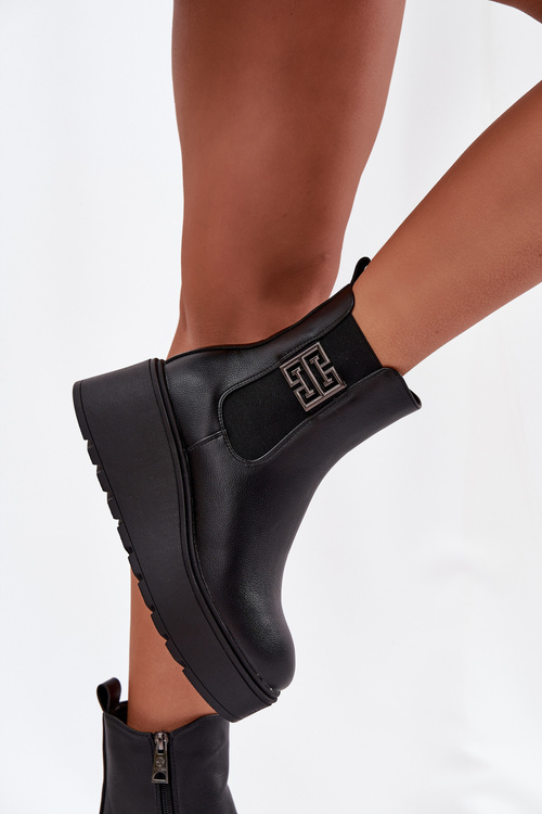 Ocieplane Botki Damskie Na Koturnie Z Ozdobnym Detalem Vinceza 58551 Czarne