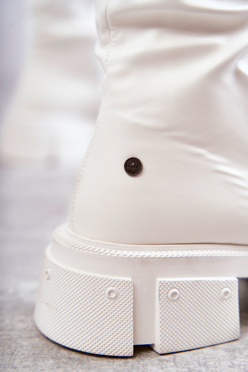 Skórzane Kozaki Za Kolano Na Płaskim Obcasie GOE KK2N4022 Białe