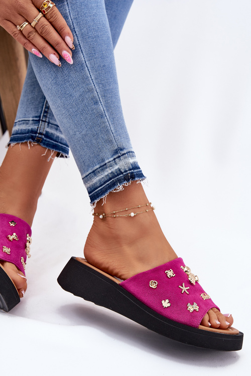 Zamszowe Klapki Damskie Z Przypinkami Vinceza 66741 Fuksja