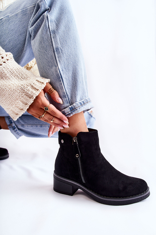 Zamszowe Botki Na Niskim Słupku Czarne Laurisa