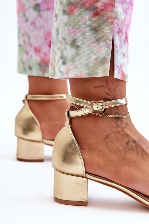 Skórzane Sandałki Na Obcasie Gładkie Złote Inspire Me!