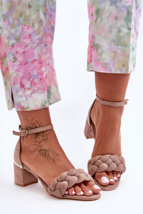 Zamszowe Sandały Z Warkoczem Ciemnobeżowe Essenza