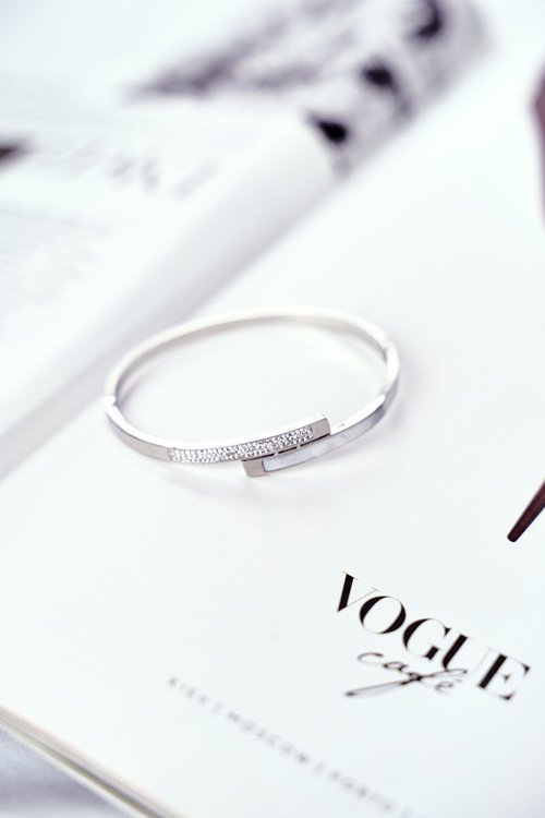 Damska Bransoleta Stalowa Z Cyrkoniami Srebrna Sekvana