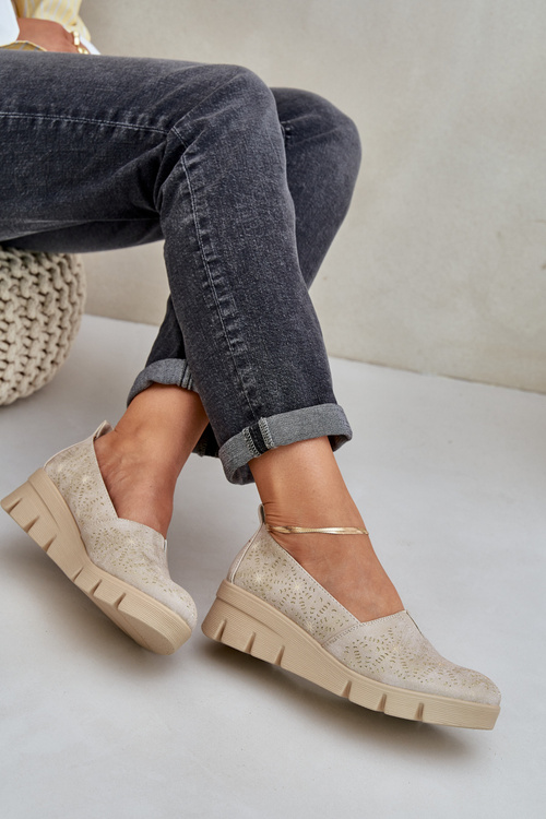 Półbuty Damskie Z Ażurowym Wzorem Na Koturnie Złote Lisvia