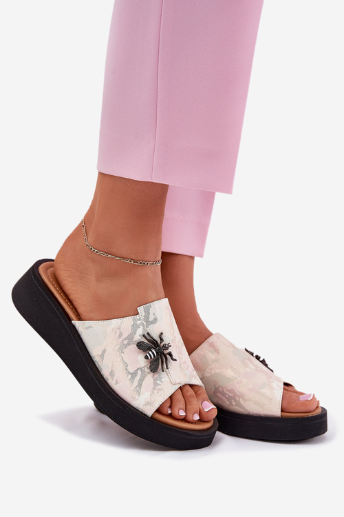 Skórzane Klapki Damskie Z Broszką Vinceza 66752 Beżowe