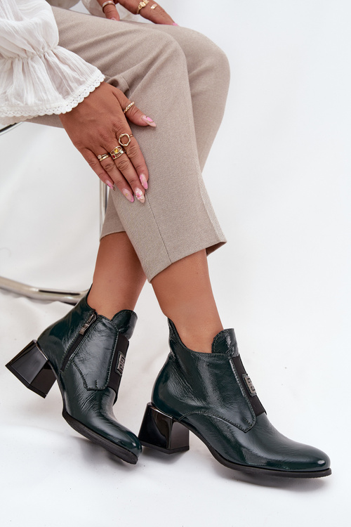 Skórzane Lakierowane Botki Na Klocku Z Ozdobnym Detalem Ocieplane Zazoo 60560 Ciemnozielone