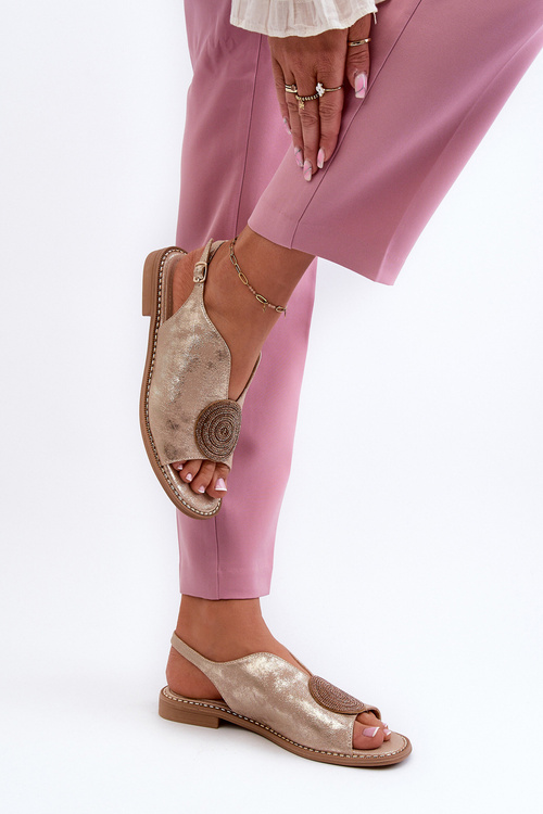 Sandały Damskie Z Ozdobą Na Płaskim Obcasie S.Barski KV24-057 Złote