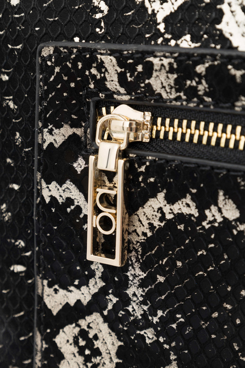 Torebka Listonoszka Wężowy Wzór NOBO N1330-CM23 Czarno-Złota