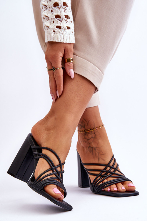 Klapki Na Obcasie Z Paseczkami Czarne Beckie