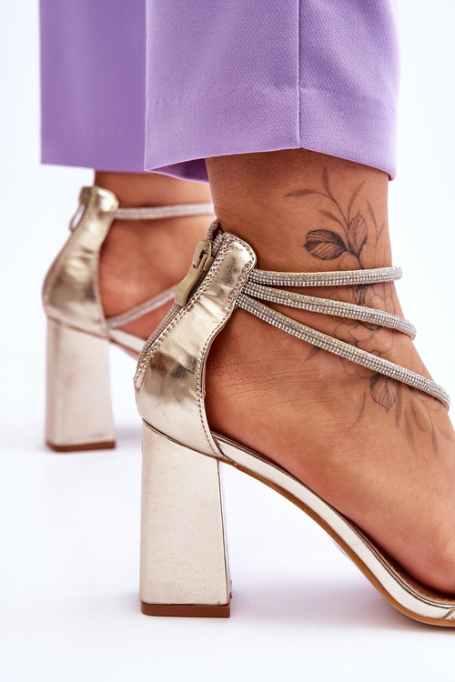 Modne Sandały Z Cyrkoniami Złote Carma