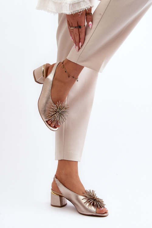 Skórzane Sandały Z Ozdobą Laura Messi 2719 Złote