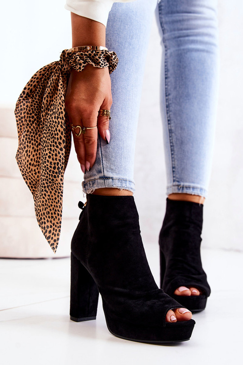 Botki Na Słupku Odkryte Palce Czarne Adore