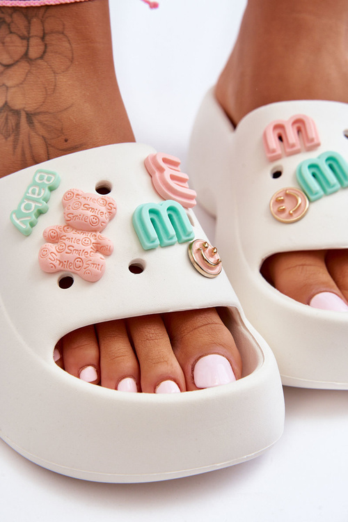 Miękkie Damskie Piankowe Klapki Z Ozdobami Białe Lorie