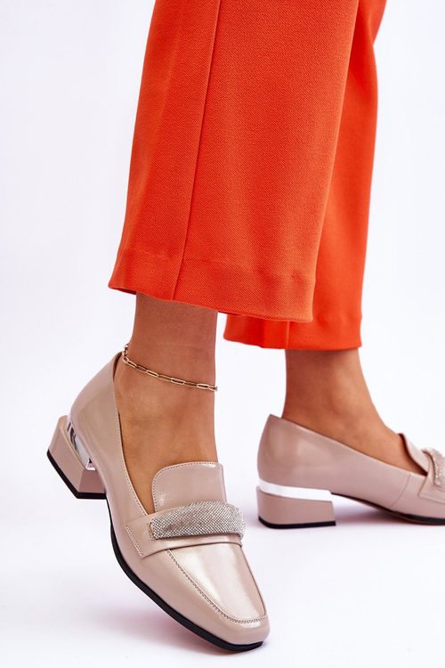 Lakierowane Mokasyny Na Obcasie Z Cyrkoniami Beżowe Lavern