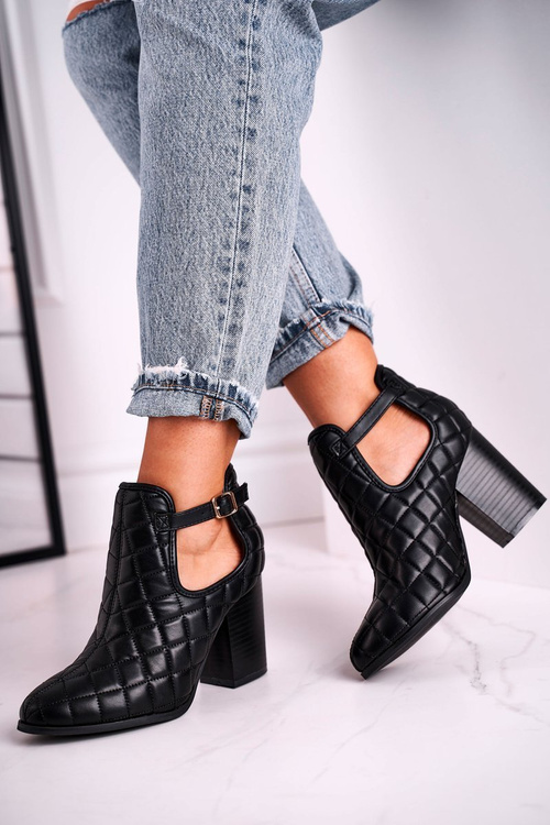 Botki Damskie Na Słupku Pikowane Z Wycięciami Czarne Dreams