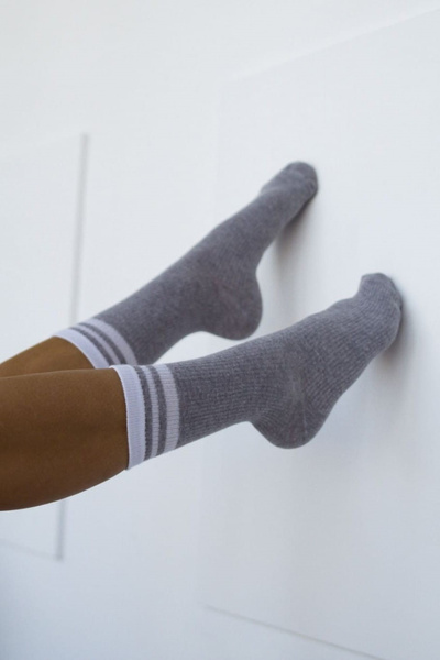 Damskie Wysokie Skarpetki W Prążek Z Paskami Szare