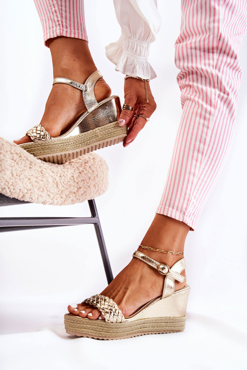 Skórzane Sandały Na Koturnie Złote Gabriela