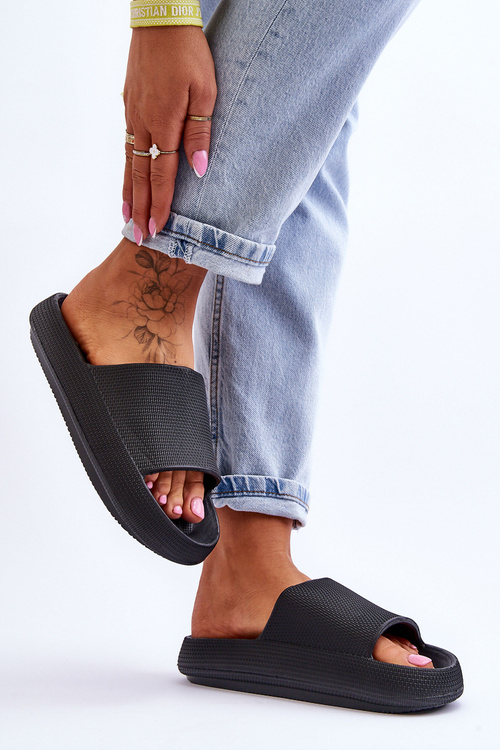 Modne Lekkie Klapki Na Masywnej Podeszwie Czarne Rebel