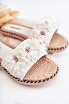Damskie Klapki Z Materiałowymi Kwiatami Białe Susana