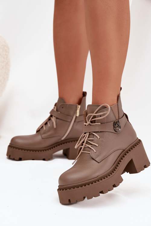 Skórzane Botki Damskie Na Klocku Z Ozdobnym Paskiem Ocieplane Zazoo 60557 Ciemnobeżowe