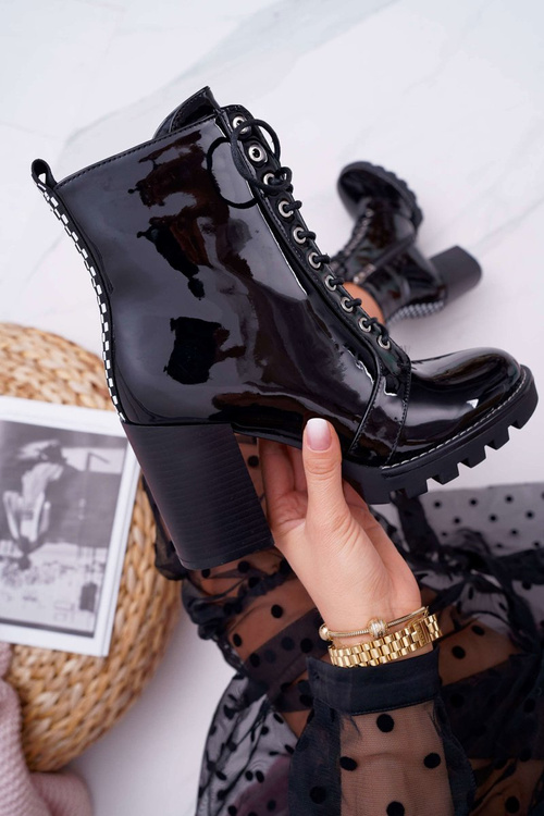 Botki Damskie Na Słupku Lakierowane Czarne Insist