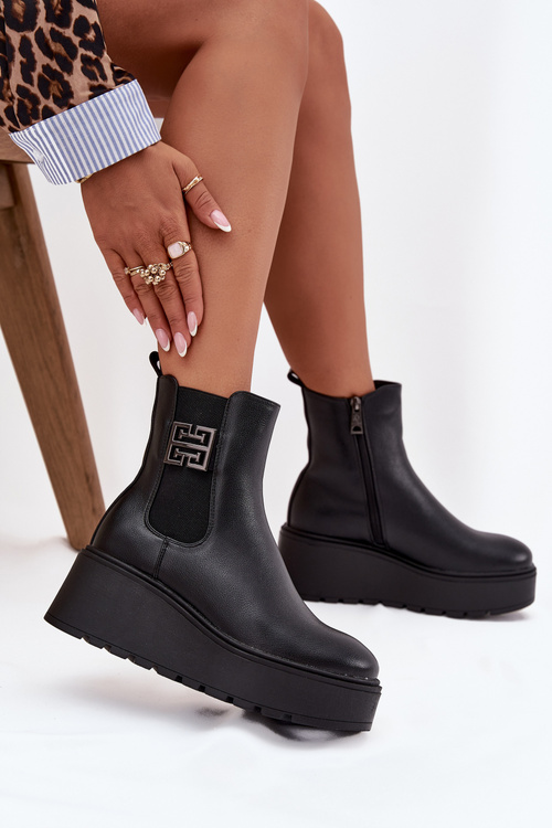 Ocieplane Botki Damskie Na Koturnie Z Ozdobnym Detalem Vinceza 58551 Czarne