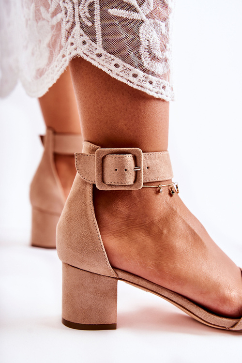 Zamszowe Sandały Na Niskim Słupku Beżowe Graciell