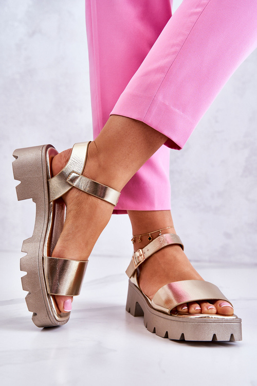 Skórzane Sandały Na Obcasie Złote Sovie