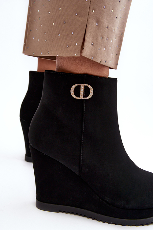 Damskie Botki Na Koturnie Z Małą Ozdobą Czarne Bertolina