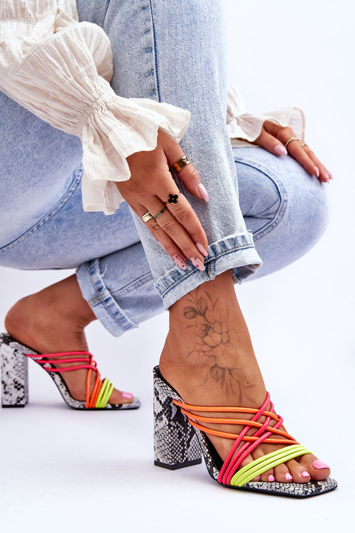 Klapki Na Obcasie Z Paseczkami Wężowe Neonowe Beckie