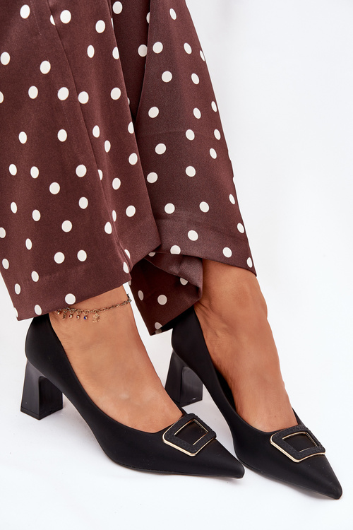 Czółenka Na Słupku Z Ozdobną Klamrą Czarne Seriva